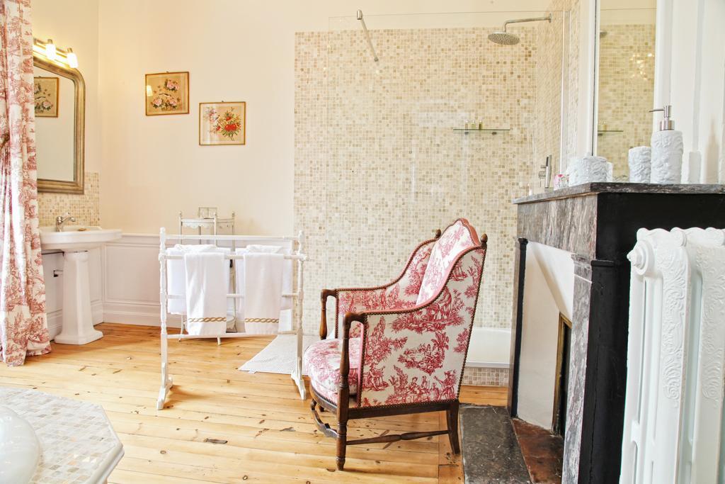 Chateau Lamothe Du Prince Noir - B&B Saint-Sulpice-et-Cameyrac Oda fotoğraf